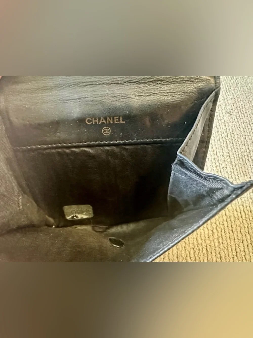 CHANEL Black Caviar Leather Compact Wallet with Embossed CC - Picture 5 of 5
